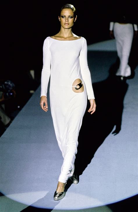 sfilata autunno inverno 1996 gucci|Iconic Runway: Gucci Fall 1996 .